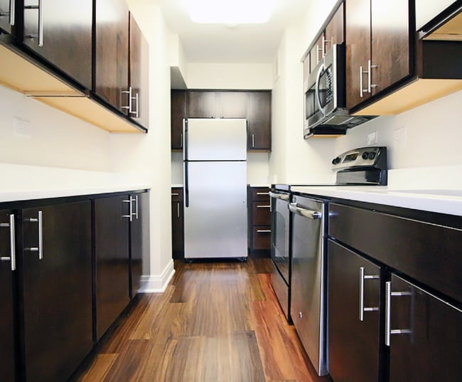 Photo - 212e E Chestnut St Apartment