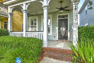 Building Photo - 328 Barberry St