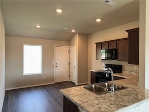 Building Photo - 2613 S Silver St