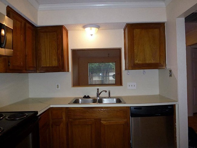 Building Photo - 6450 Alisa Ln