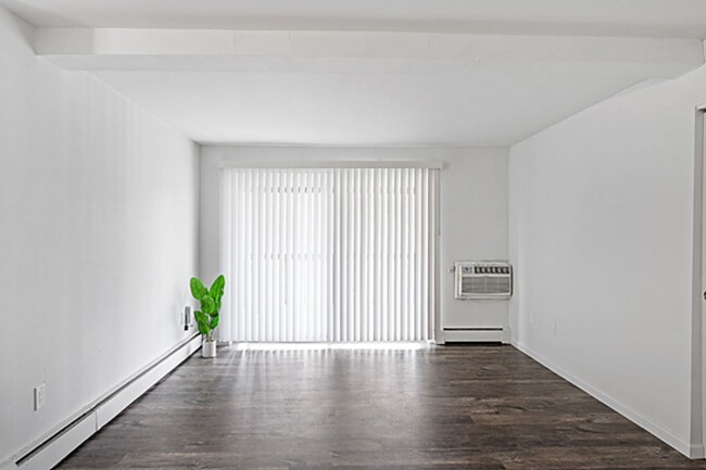 Interior Photo - Congress Run Apartments