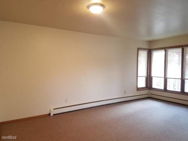 Building Photo - 7343 N Teutonia Ave