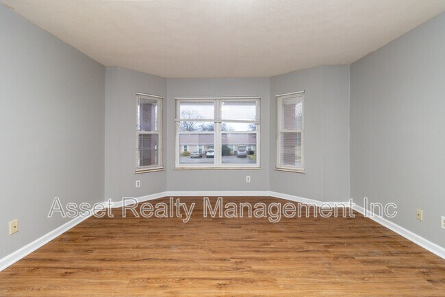 Foto del edificio - 521 Evelyn Ave