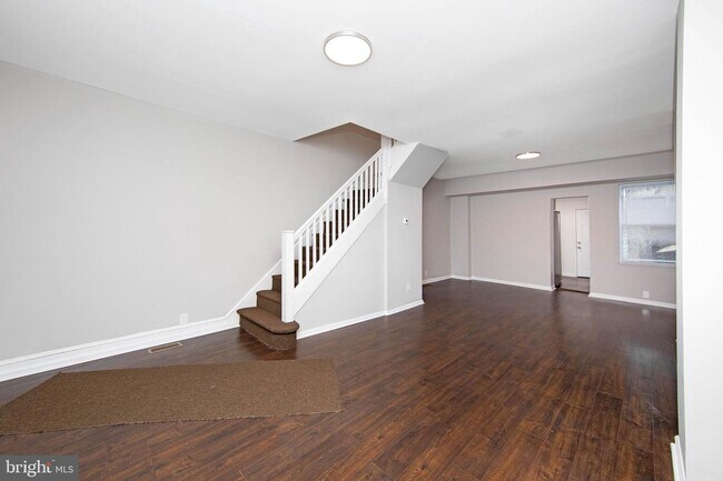 Building Photo - 5449 Delancey St