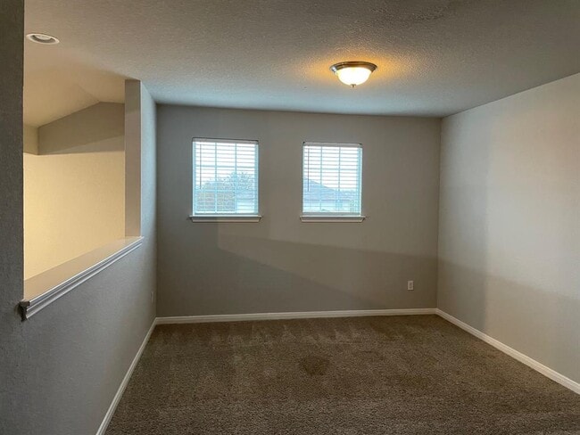 Foto del edificio - 665 Donegal Ln