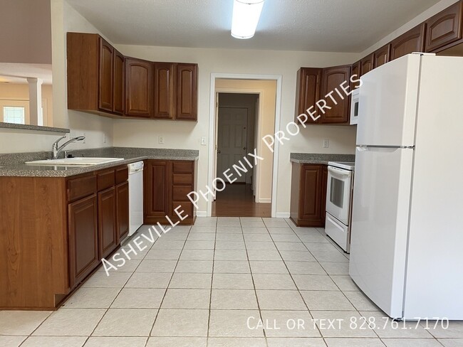 Building Photo - 41 Sunview Cir