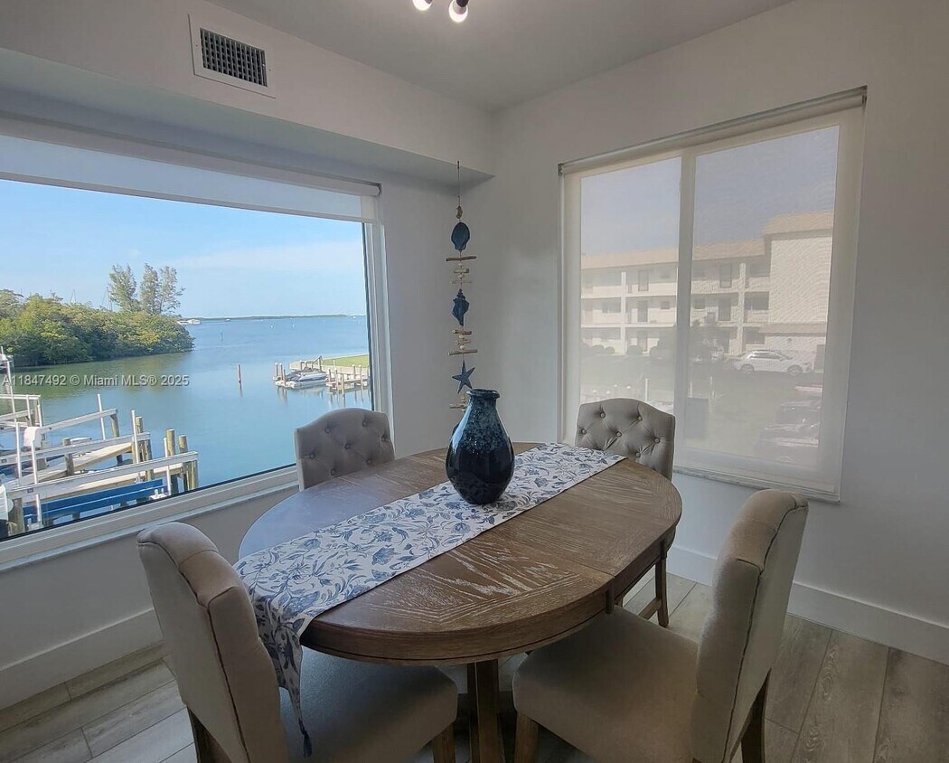 Foto principal - 3320 Gulf of Mexico Dr