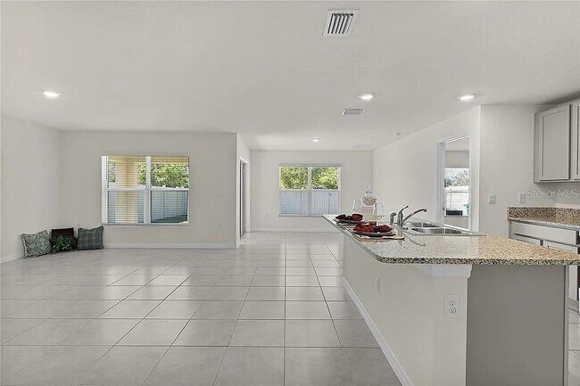 Building Photo - 8661 Triumph Cir