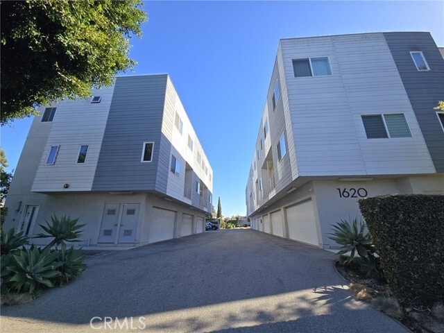 Foto principal - 1620 237th St