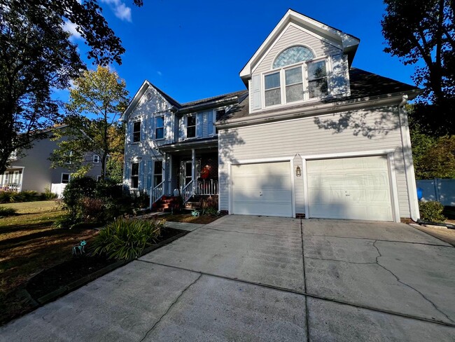 Building Photo - Gorgeous 5 Bedroom 2.5 Bath home in the he...