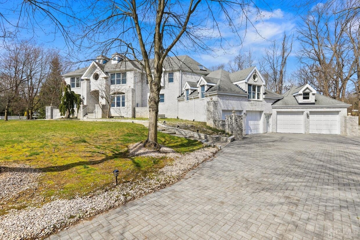 Primary Photo - 8 Canby Dr