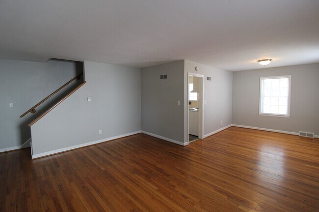 Foto del edificio - 2 Bedroom 1 Bath Duplex In The Waldo Area