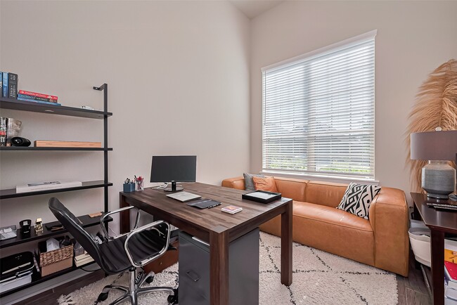 Building Photo - 15819 Glascorri Dr