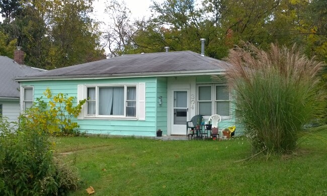 Building Photo - 304 N Bryan Ave