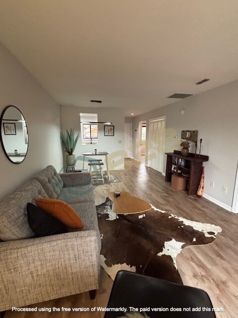 Foto del edificio - 551 Courtwood Ln