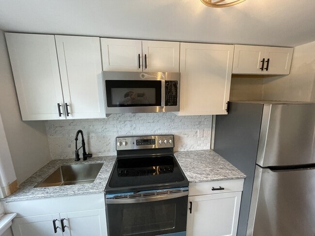 Building Photo - 254 Corbin