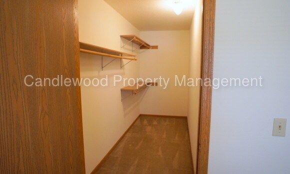 Building Photo - 417 Lotus St