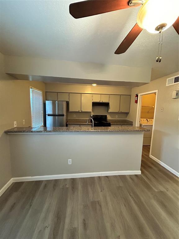 Building Photo - 3901 Woodchase Dr