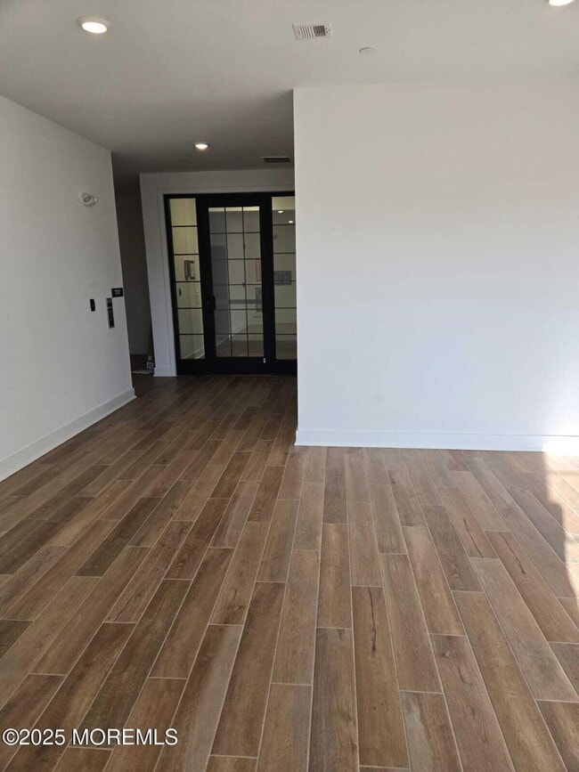 Foto del edificio - 28211 Radford Ct