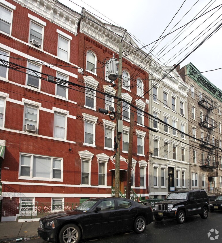 Foto principal - 704 Willow Ave