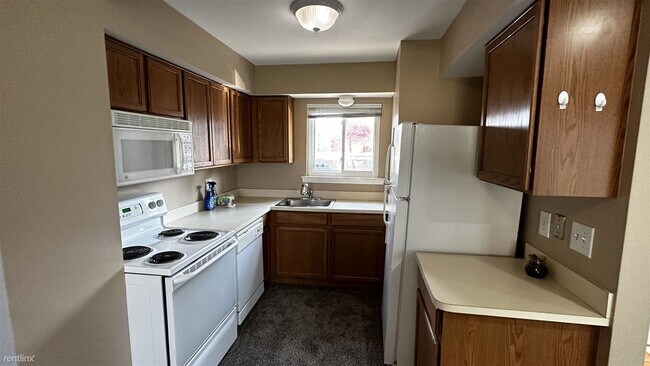 Building Photo - 2 br, 1.5 bath Condo - 2120 Orchard Crest St