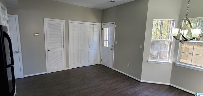 Building Photo - 1617 King James Dr