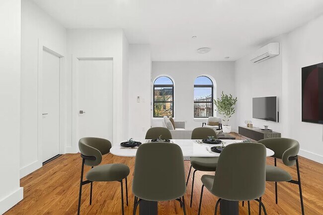 Building Photo - 418 Suydam St