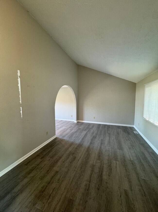 Building Photo - Franklin Twp - 3 BR home