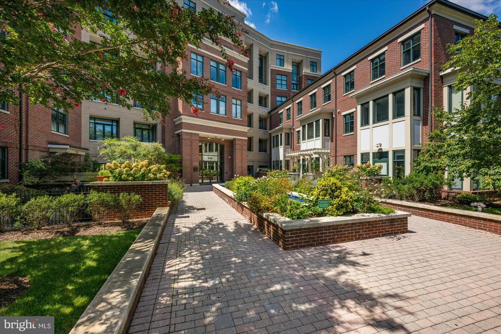 Foto principal - 4750 41st St NW