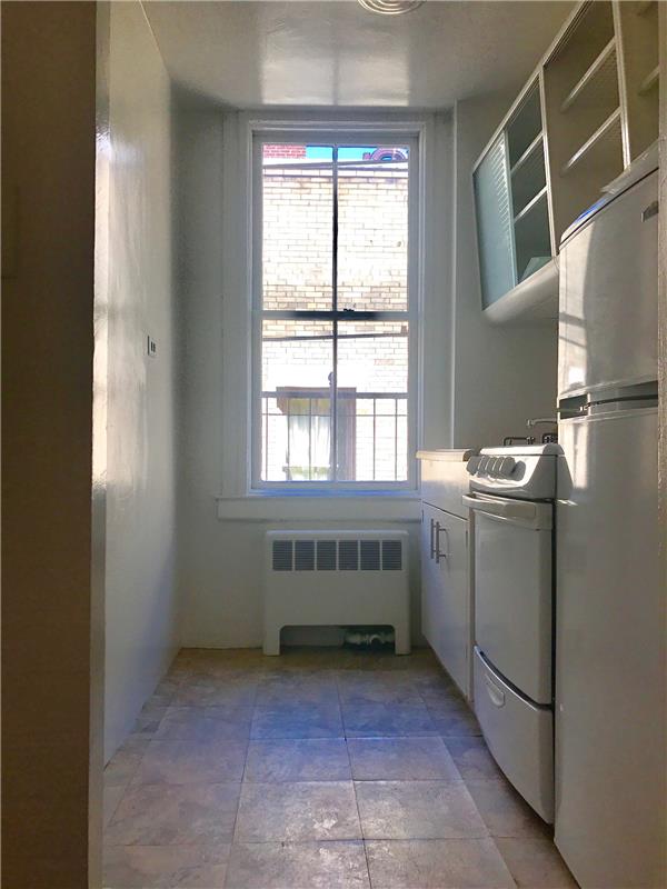 Building Photo - 421 E 64th St