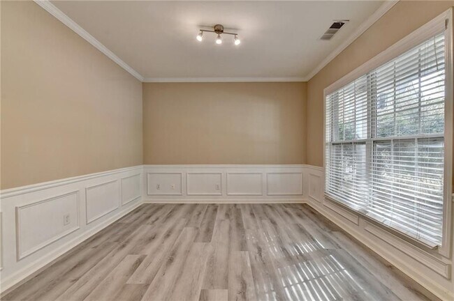 Foto del edificio - 1646 Hedington Ct SE