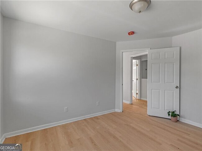 Foto del edificio - 2933 Columbus Rd