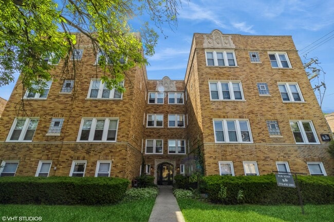 Building Photo - 4738 N Lowell Ave