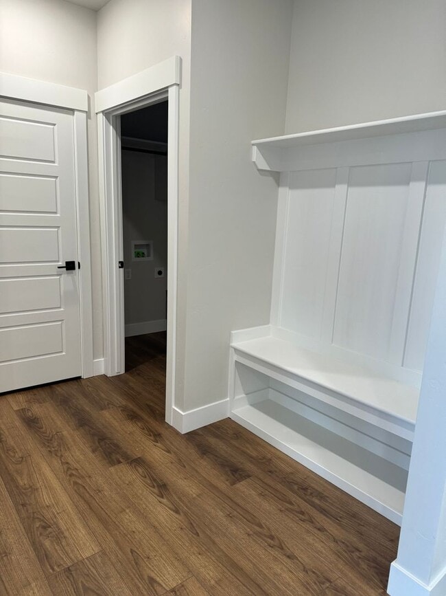 Foto del edificio - BEAUTIFUL 3 Bed 2 Bath Twin home in Sugar city!