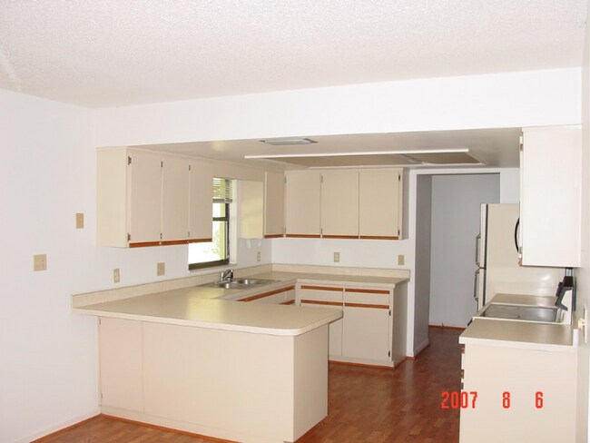 Foto del edificio - 4751 S Wind