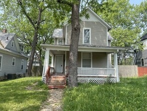 Building Photo - 1507 SW Fillmore St