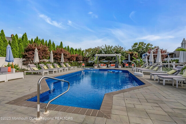 Building Photo - 947 Norwood Ave