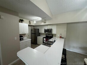 Building Photo - 2600 S University Dr