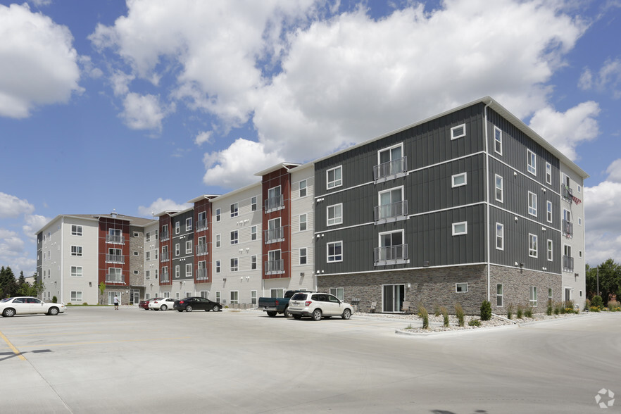 Many Rooms Apartments Grand Forks