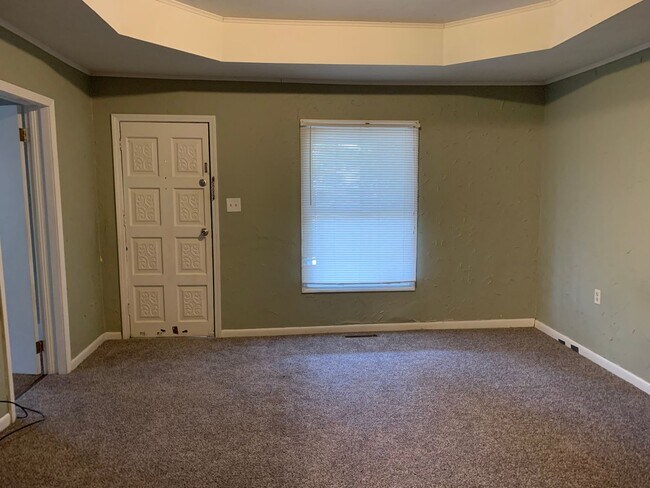 Foto del edificio - 3 bedroom, one bathroom home located in Jo...
