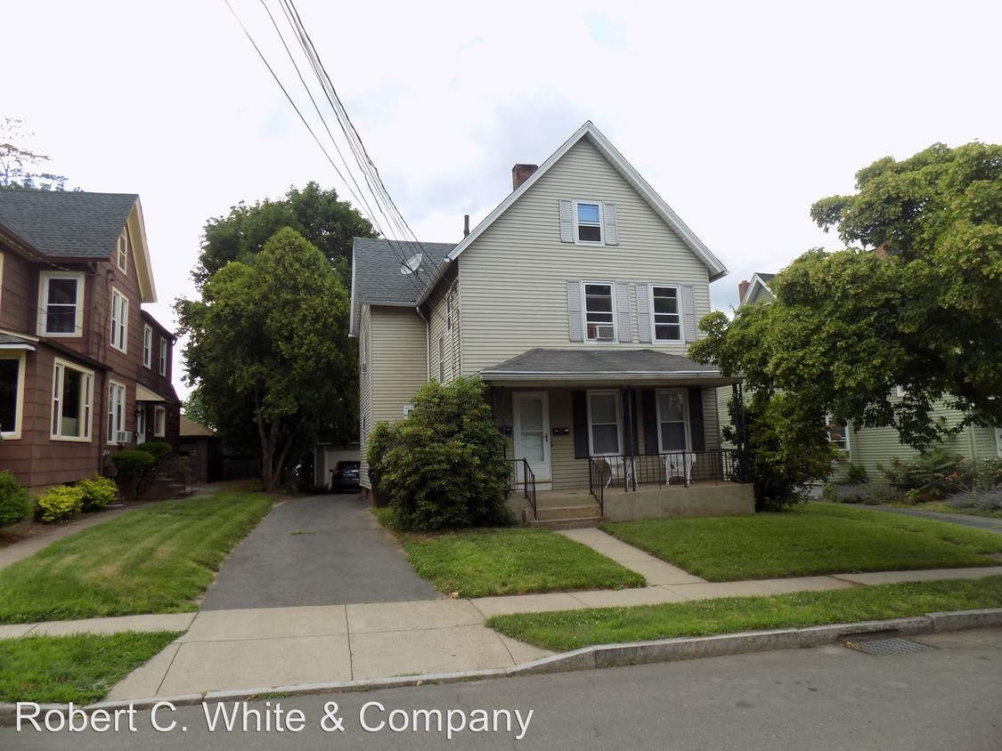 102 Lincoln St, Middletown, CT 06457 House Rental in Middletown, CT