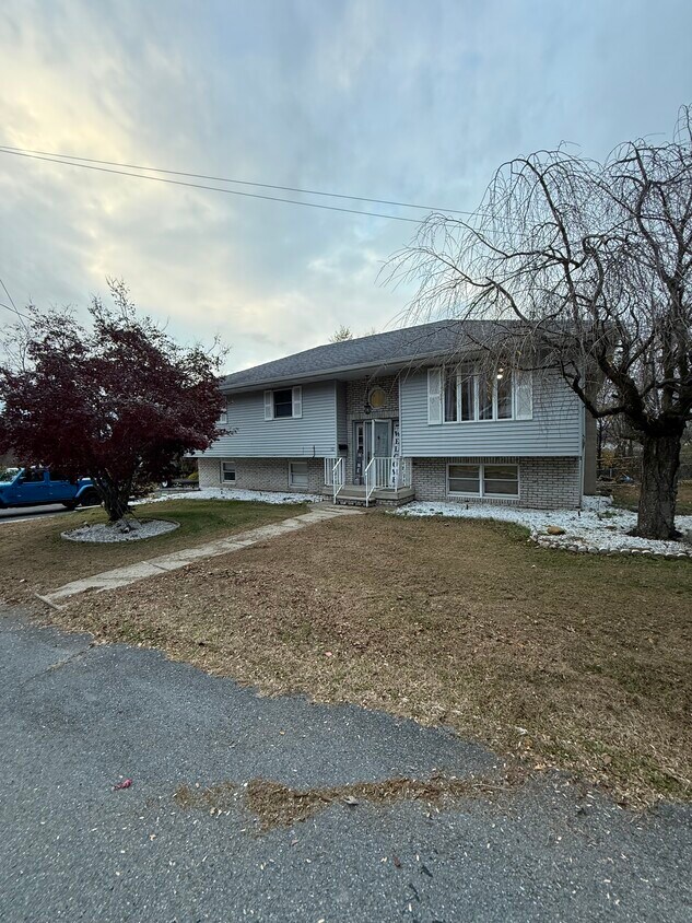 Primary Photo - 10 Griffith St