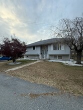 Building Photo - 10 Griffith St