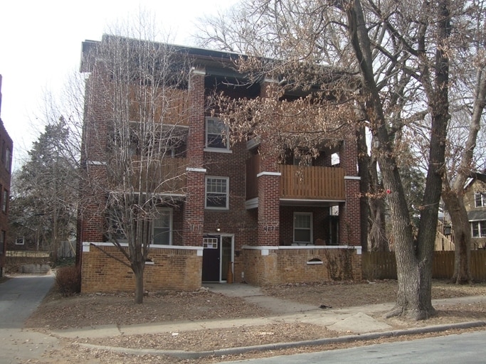 6020 Rockhill Rd Apartments in Kansas City, MO