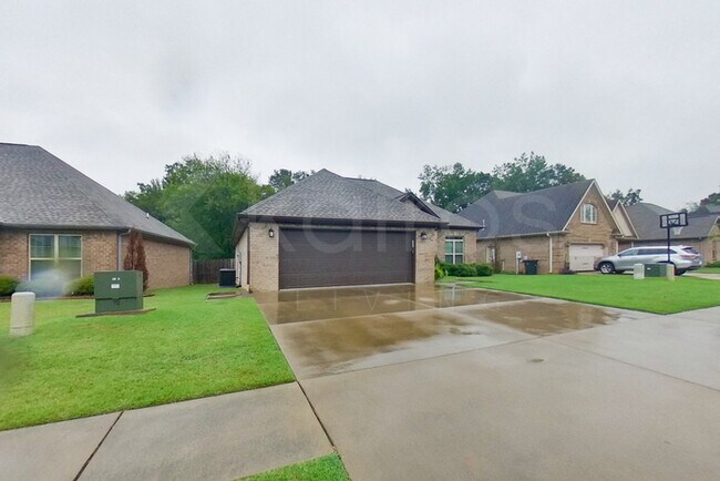 Building Photo - 94 Old Orchard Rd