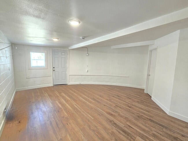 Building Photo - 44221 4th St E