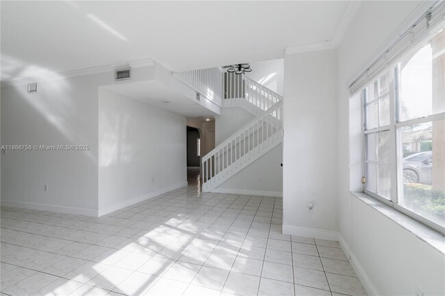 Building Photo - 4670 SW 154th Pl