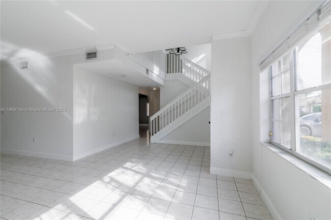Foto del edificio - 4670 SW 154th Pl