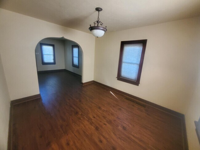 Building Photo - 1508 N Mable Ave