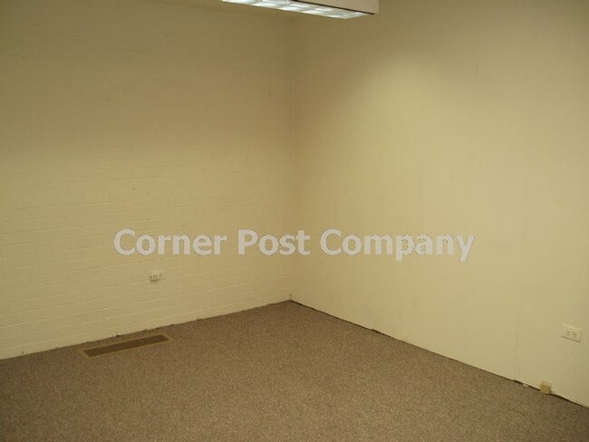 Building Photo - Nob Hill Office Space!